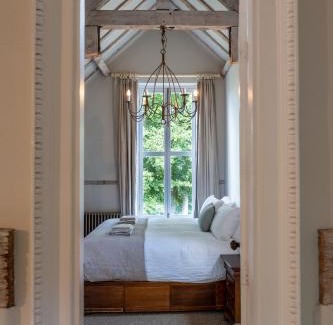 Boddington House | Boddington Mill, Enchanting 3 Bdr Retreat by Oriri