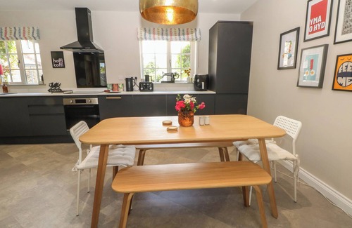 Llanelidan Cottage | BODLYWYDD FAWR - ANNEXE, family friendly, with a garden in Ruthin