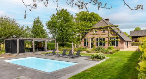 Municipality of Ede Villa | Boerderij Hoeve met privé zwembad | 18 personen