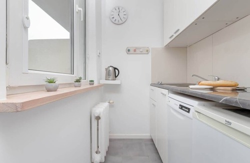 Redlowo Apartment | Bohaterów Starówki Warszawskiej 8 | Bright Studio