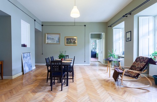 Tbilisi City Centre Apartment | Bohemian flat @ Old Town, stay @ real Tbilisi home