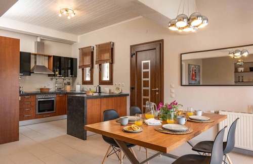 Lakka Apartment | Bohemian Harbor-View Haven in Lakka