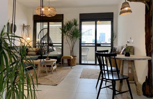 Haifa Apartment | Boho Gem Near Talpiot Mkt by Sea N' Rent