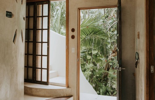 Zona Hotelera House | Boho-Luxe Beachfront Villa in the Heart of Tulum – Casa de las Palmas
