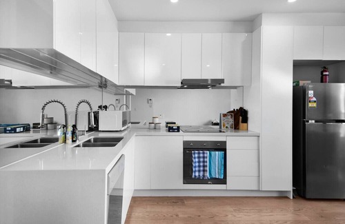 Brunswick Apartment | Boho Vibes in Authentic Brunswick Retreat