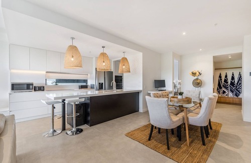 Bokarina Apartment | Bokarina Beach 3 Bedroom Luxury Apartment