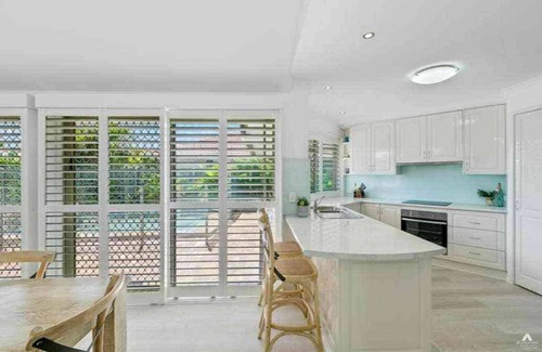 Bokarina House | Bokarina Pool House: Relaxed Coastal Living