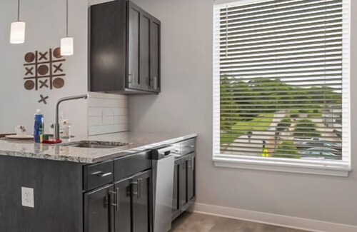 St. Peters Apartment | Bold 2201 I Parking I Pool I Gym I Parking