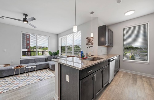 St. Peters Apartment | Bold 2201 I Parking I Pool I Gym I Parking