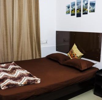 Gurugram Apartment | Bollywood House 100 inch Cinema Jacuzzi Party Couples