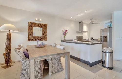 Hato Apartment | Bon Bini Bon Bida with Lovely Communal Pool