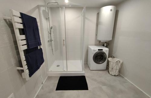 Bon-Encontre Apartment | Bon encontre, Allée de la vierge