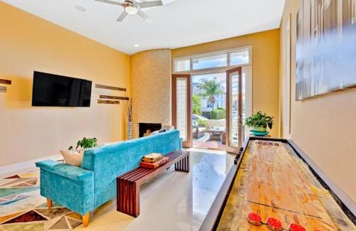 Beach Barber Tract House | Bonair Beauty