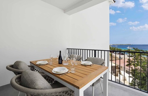 Playa Apartment | Bonaire Beach Apartment 11 with communal pool and diving facilities