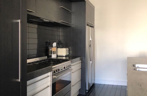 Dunedin City Centre Apartment | Bond Street Apartment Luxury 3-Bedroom