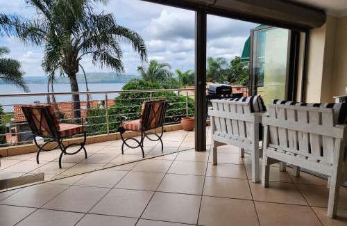 Kosmos Apartment | BondMakers Hidden Gem