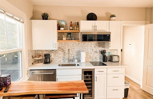 Concord Apartment | Bonifacio Suite | Entire Apartment