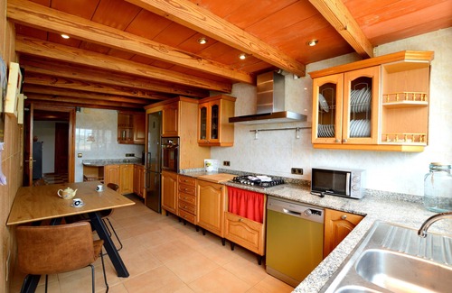 Buger Ski Chalet | Bonita casa con piscina cerca de la playa