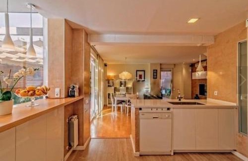 Tiana Apartment | Bonito duplex con piscina en Barcelona&playa