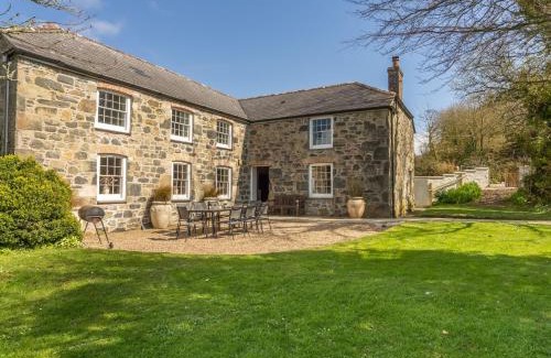 Helston House | Bonython Farmhouse