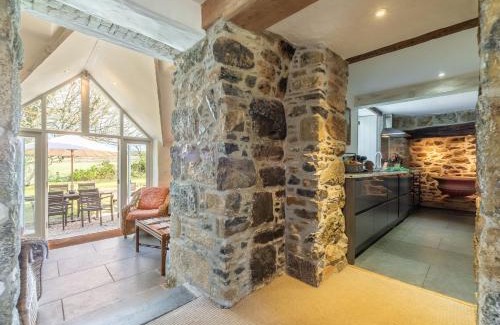 Helston House | Bonython Farmhouse
