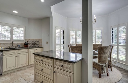 Miramar Beach House | Book 3 Nights & Get 4th Free* Charming Cottage W/Golf Cart* Pool & Beach Access
