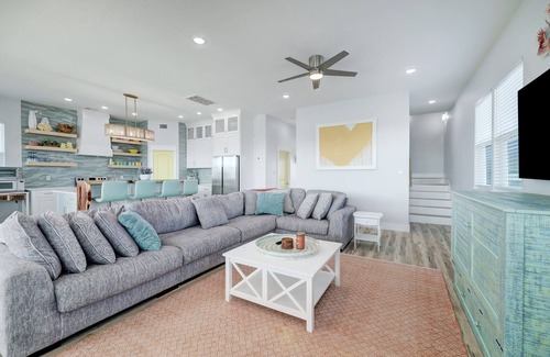 Surfside Beach House | Book any 3+ Night stay Get 2 Free Golf Carts Beach Luxury at an Affordable Rates
