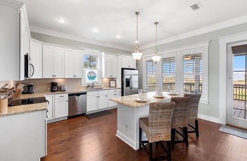 Port St. Joe House | Book for Fall! Bay Front! Private Pool! Minutes to the Beach! Ping-Pong!