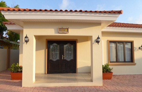Esmeralda House | BOOK YOUR CHRISTMAS HOLIDAY IN ARUBA AT A BEAUTIFUL, PRIVATE HOME!