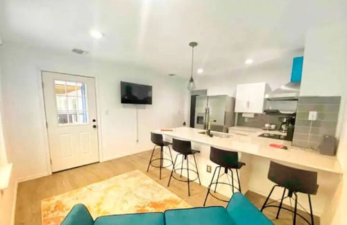 Canyon Lake House | BOOK YOUR EVENT - 4-house complex in Canyon Lake!