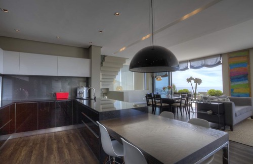 Cape Town House | Bordeaux Views - Modern family living
