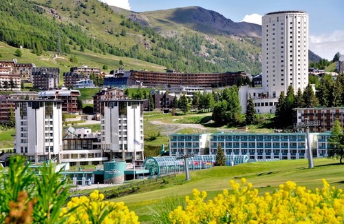 Borgata Sestriere Apartment | Borgata Family Studio Ski In Ski Out 300m