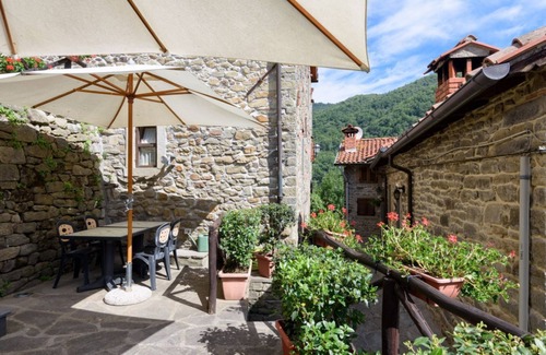 Raggiolo Apartment | Borgo Dei Corsi - ERCOLANI Apartment