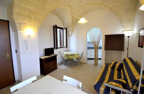 Diso House | Borgo Salino F: A characteristic and welcoming apartment in the characteristic style of the Apulian countryside, with Free WI-FI.