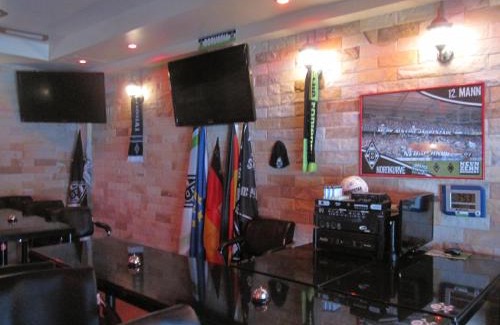 North Pattaya Hotel | Borussia Park Guesthouse & Restaurant