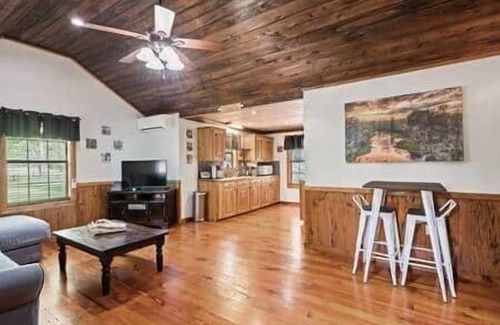 Carencro Cabin | Boscoyo Cha-teau Cabin