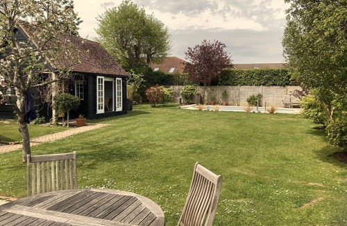 Bosham House | Bosham/Goodwood, close to water with Pool - Stunning!