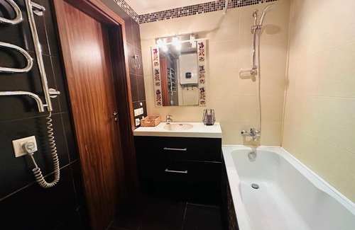 Dzerzhyns'kyi District Apartment | Botanical Garden Apartment