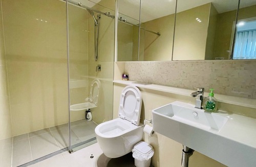 Botany Apartment | Botany studio near Airport/Bay/City with Parking