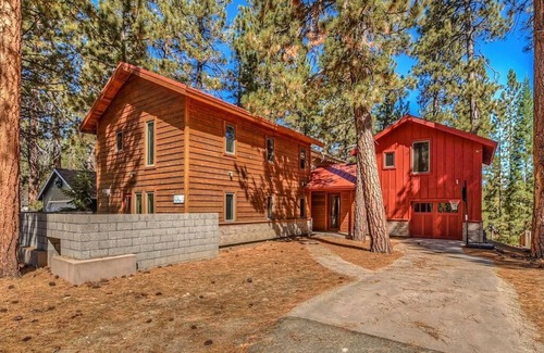 Boulder Bay House | Boulder Bay Retreat-Beautiful Luxury Home*Large Kitchen*Yard*BBQ*Pet Friendly!!
