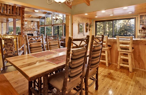 Boulder Bay Ski Chalet | Boulder Cove Lakeview Chalet- Relaxing Retreat Cabin