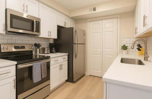 North Arlington Apartment | Boulevard Stays Calm 1BR King Retreat Poolside Bliss Gym & Parking