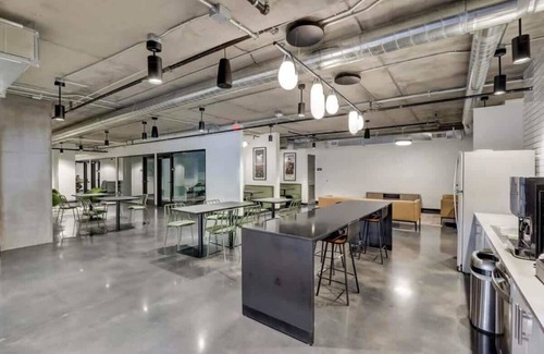 Downtown Phoenix Apartment | Boulevard Stays Downtown Highrise STU Sky Pool, Parking, Gym 06