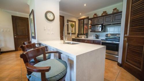 Brasilito House | Boungainvillea 7105 Luxury Apartment - Reserva Conchal