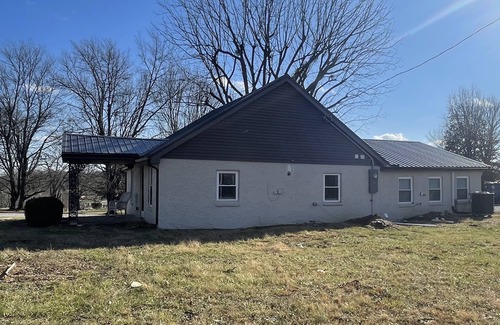 Frankfort House | Bourbon and Horse Racing