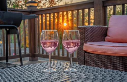 Springfield House | Bourbon & Beyond Sep Specials+ Fire Pit+ Hot Tub!