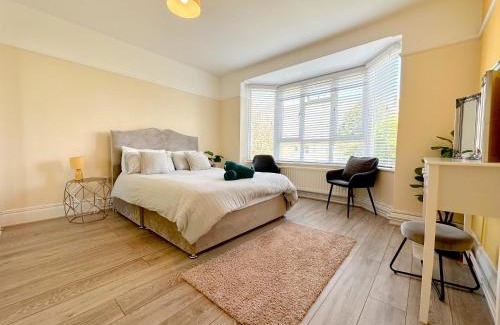 Bournemouth City Centre Apartment | Bournemouth 3 Bedroom - Parking