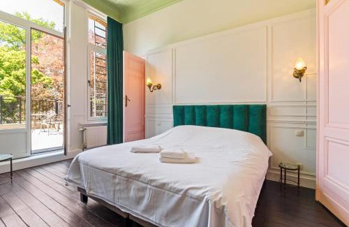 Zurenborg Apartment | Boutique Baron Osy Suite First Terrace
