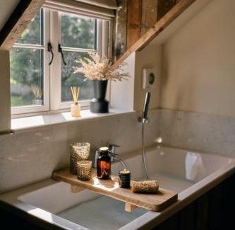 Tatton Park House | Boutique Country Cottage