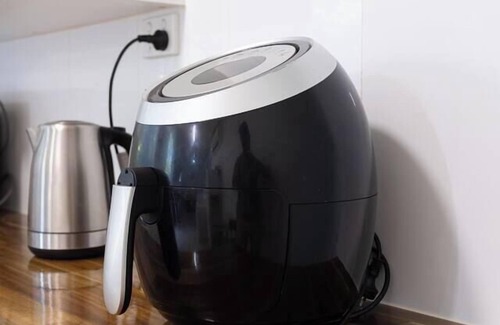 Taigum House | Boutique granny flat— A/C +Wifi+ Parking+ Deck